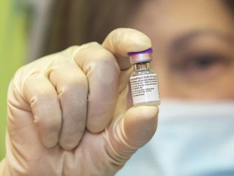 Vaccini, accordo Governo e Regioni con i medici di base