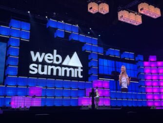 La tecnologia, può abbattere soffitti di cristallo? Parola alle donne del Web Summit