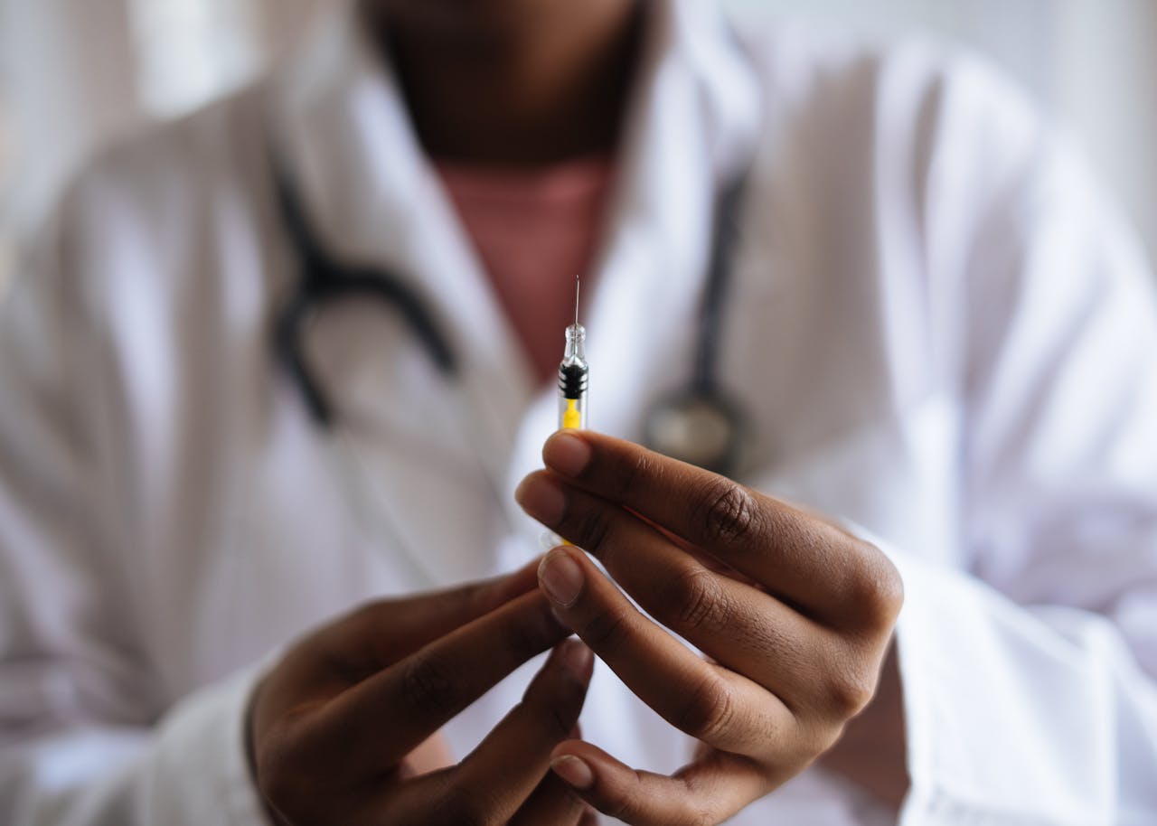 L’Aifa sospende il vaccino Astrazeneca in Italia dopo lo stop in Germania